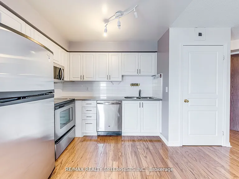 2545 Erin Centre Blvd N #1409 — Photo 9