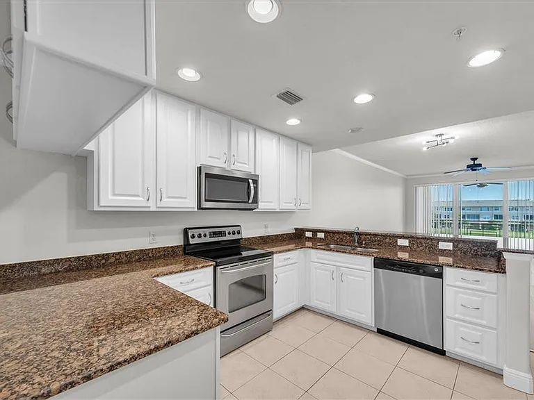 7069 Key Haven Rd #302 — Photo 7