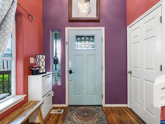 5th image of 1340 Classico Ct SE