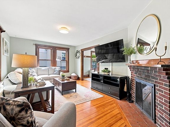5th image of 282 Corey St