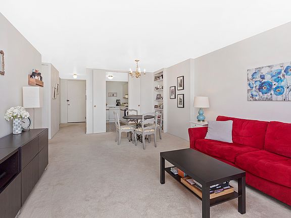 5th image of 1660 N La Salle St #1907