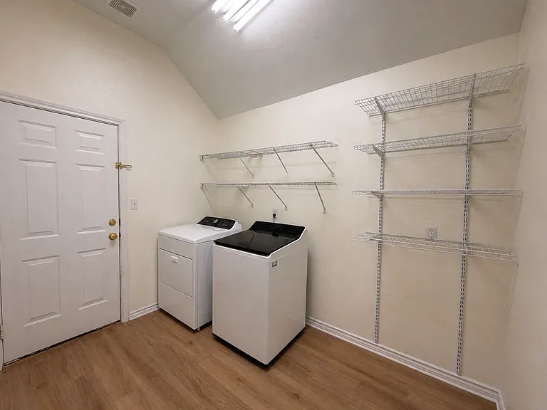 5662 Pamela Ct — Photo 14