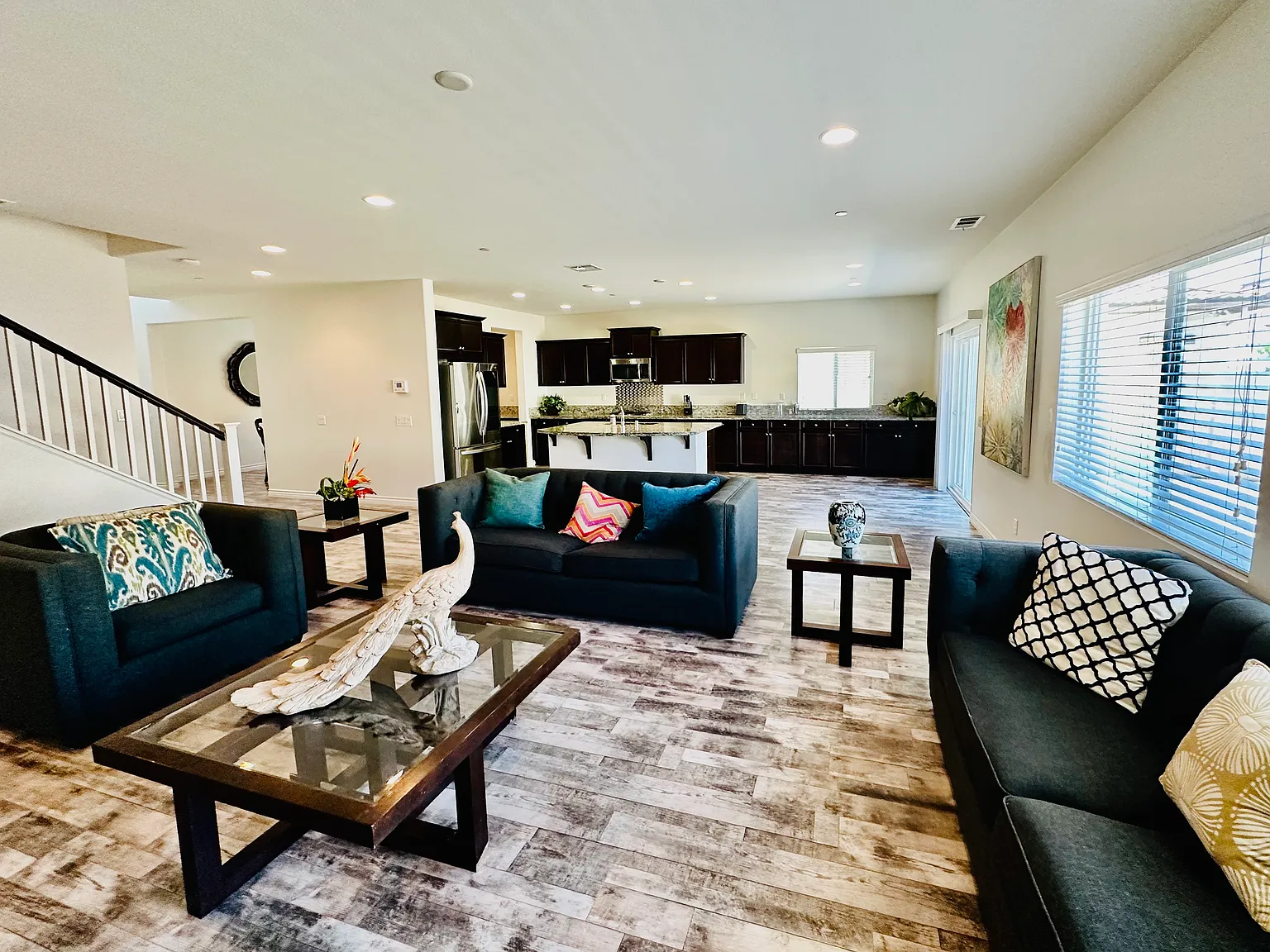 5 bed, 3806 sqft, $4,950 — Photo 3