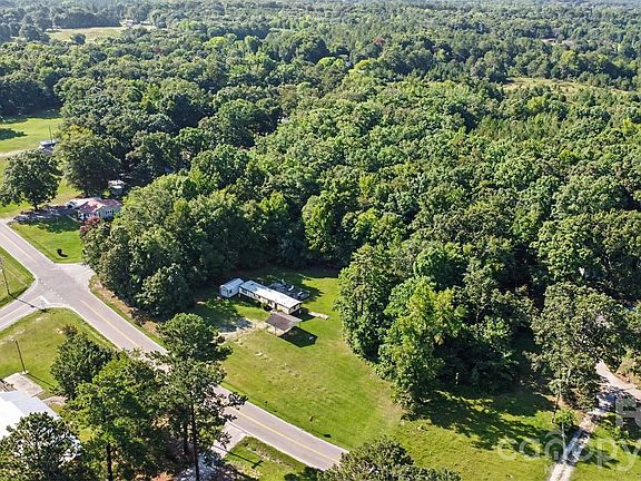 2nd image of 2156 John Everall Rd