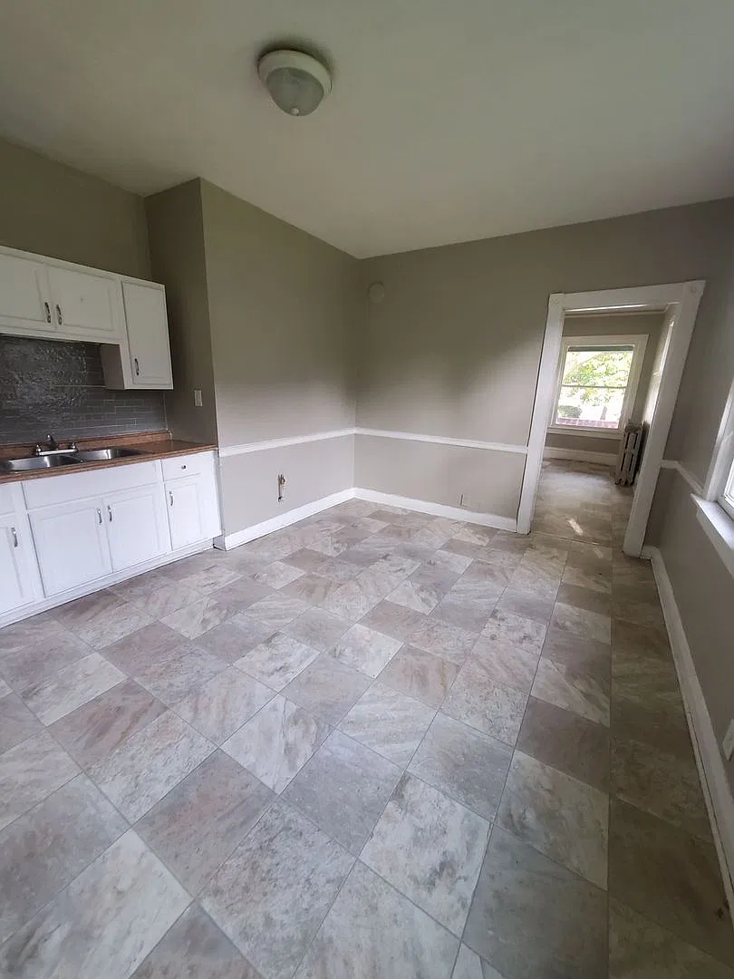 Spacious 4-Bedroom Home with Recent Updates in Milwaukee! — Photo 4