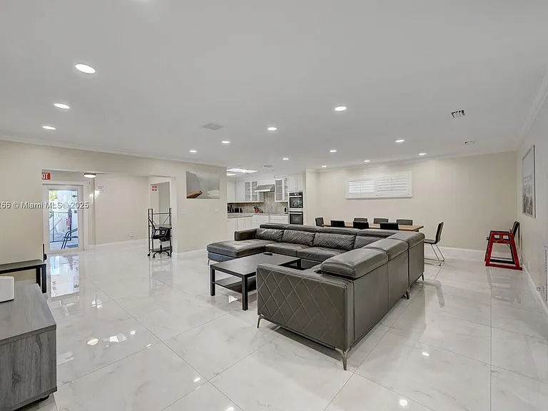 1311 Rodman St — Photo 20