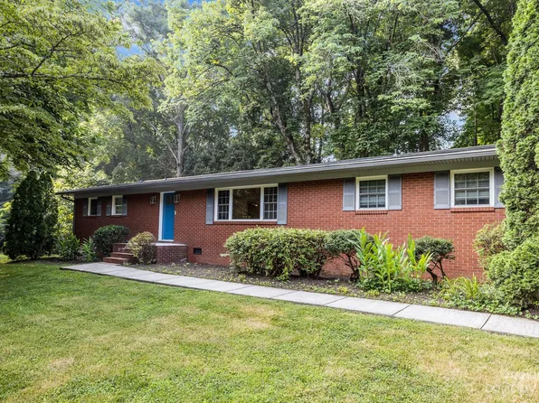 7108 Preston Ct, Charlotte, NC 28215