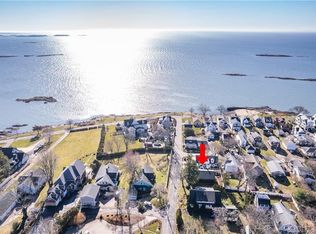 8 Pawson Rd, Branford, CT 06405