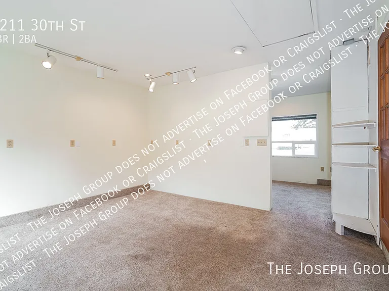 2211 30th St — Photo 12