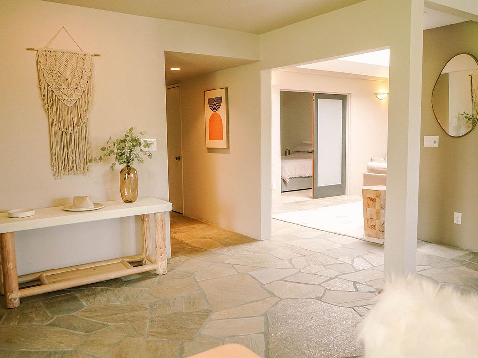 Entry way