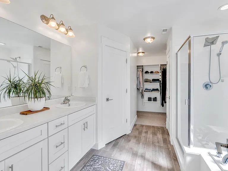 1557 W Stone Gate Dr — Photo 12