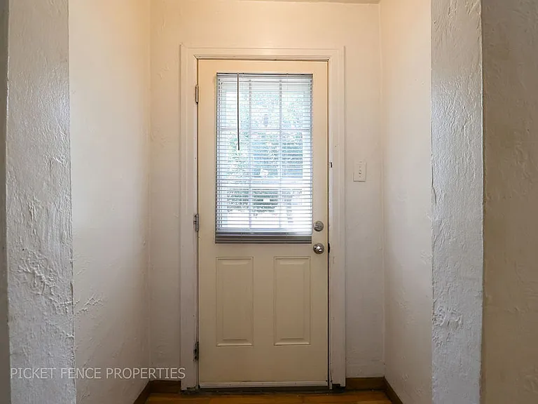 2216 9th Avenue — Photo 2