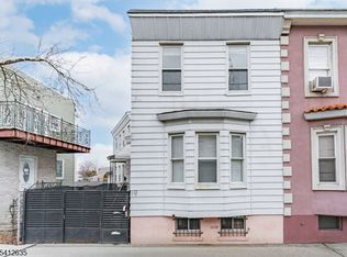 72 Lang St, Newark, NJ