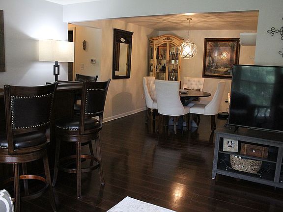 4th image of 100 Carriage Dr APT 5