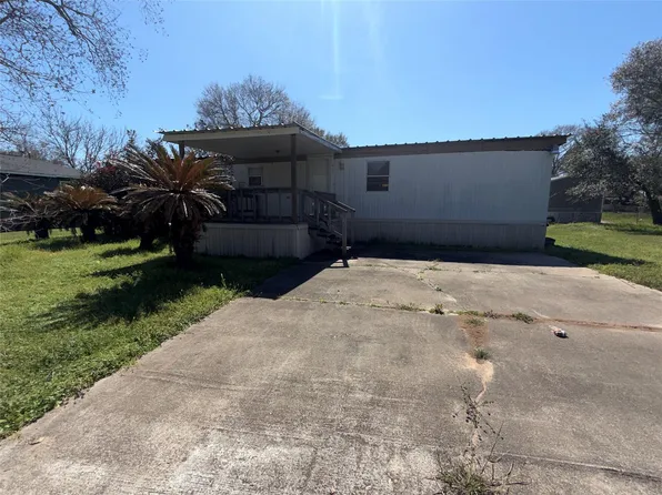 417 Clay St, Eagle Lake, TX 77434