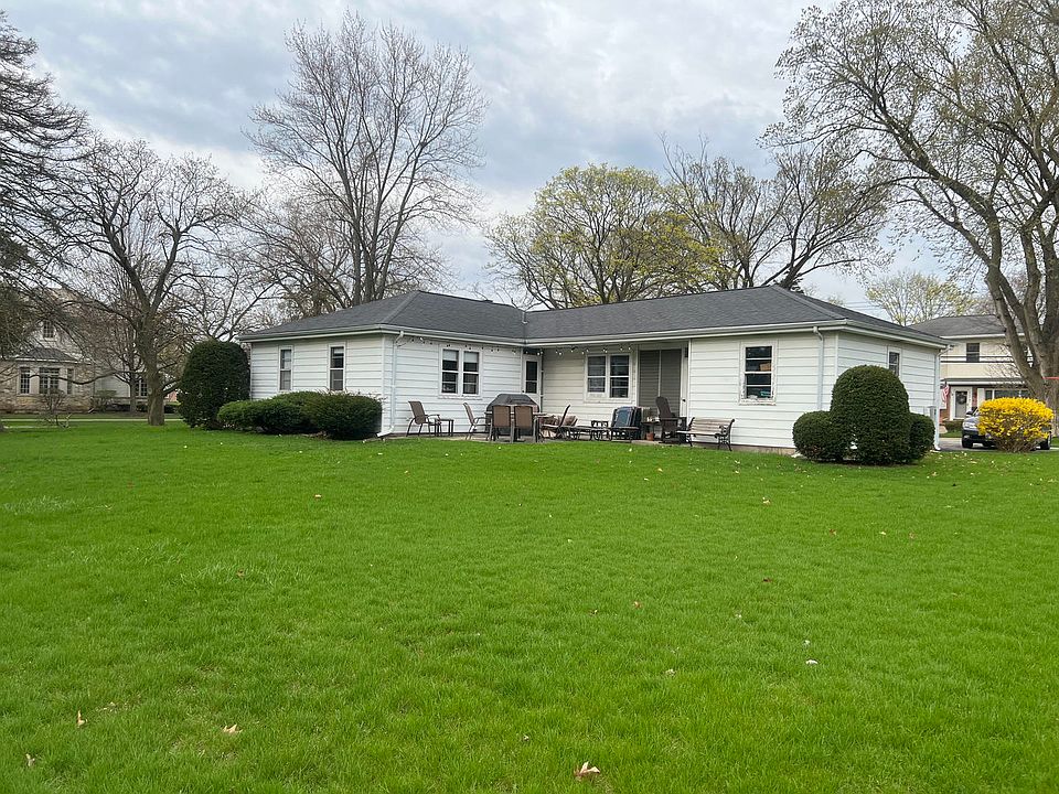 2nd image of 1429 Cedar Ln