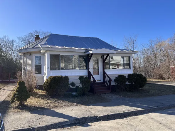 54 Maple Street, Madison, ME 04950