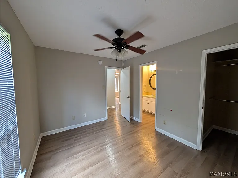 465 Durden Rd — Photo 3