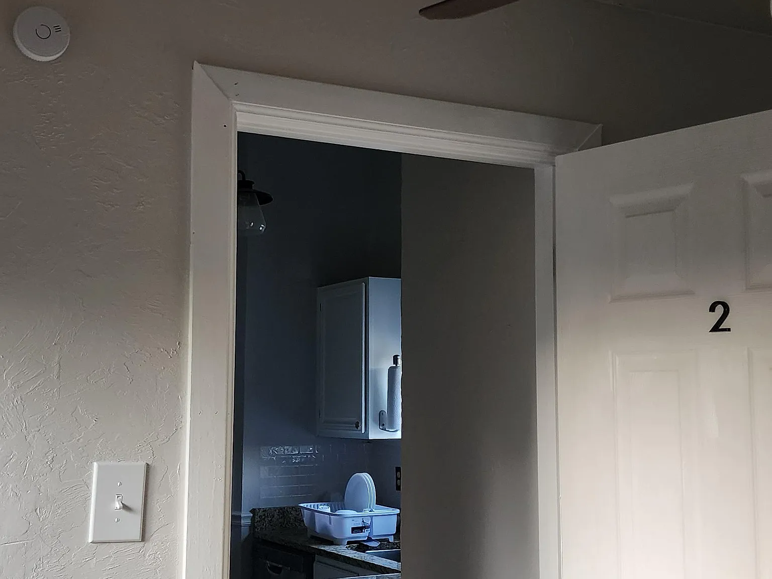 4 bed, 4.0 bath, 2000 sqft, $988 — Photo 4