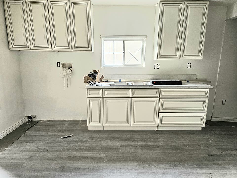2nd image of 1119 Tribune St
