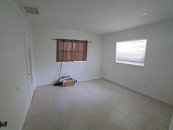 4th image of 3872 Kirk Rd