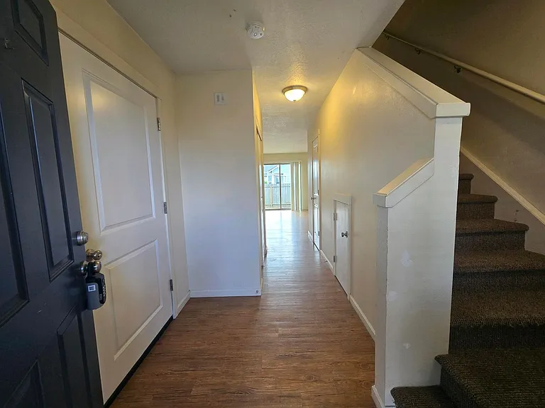 1802 College St #1810 — Photo 9