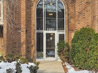 1501 E Churchill Dr APT 105, Palatine, IL 60074