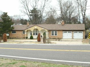 5490 Ringer Rd, Saint Louis, MO 63129