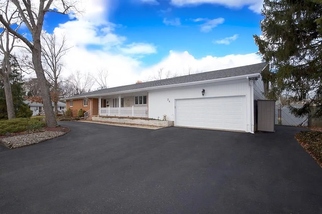 34 Harrigan Ave photo 1