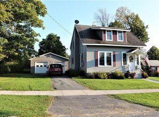 12 Highland Ave, Alexandria Bay, NY 13607