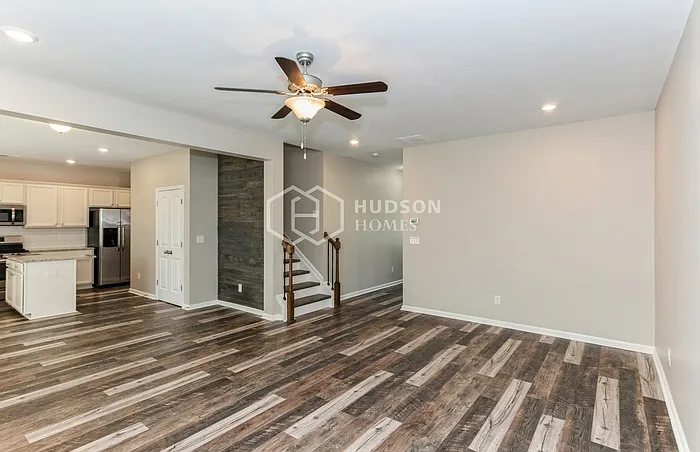 319 Lanier Ct — Photo 6