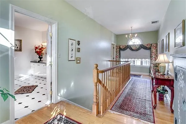 17 Webster St #1 — Photo 16