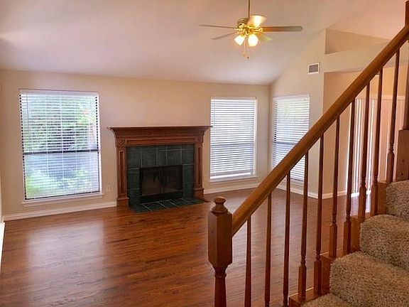 3rd image of 7822 Clairemont Ave