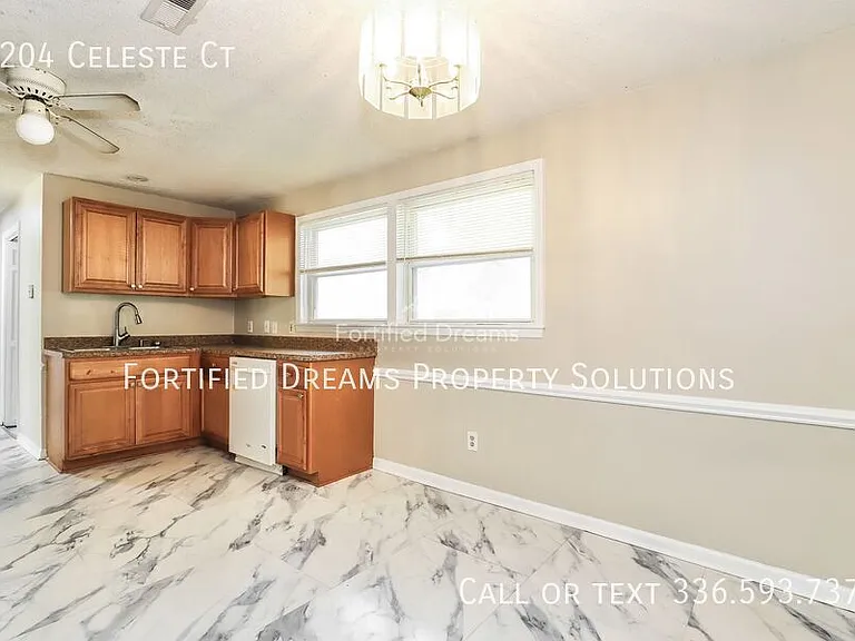 2204 Celeste Ct — Photo 6