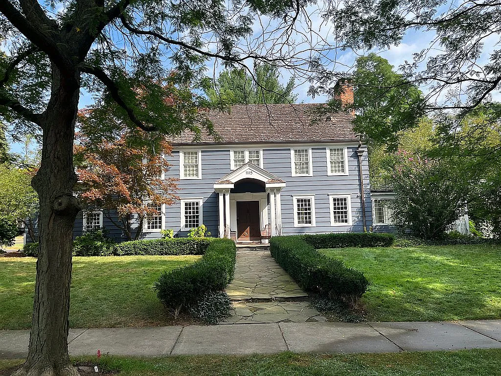 1115 Buckingham Ave photo 1