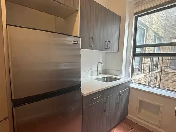 509 West 212th Street image 1 of 8