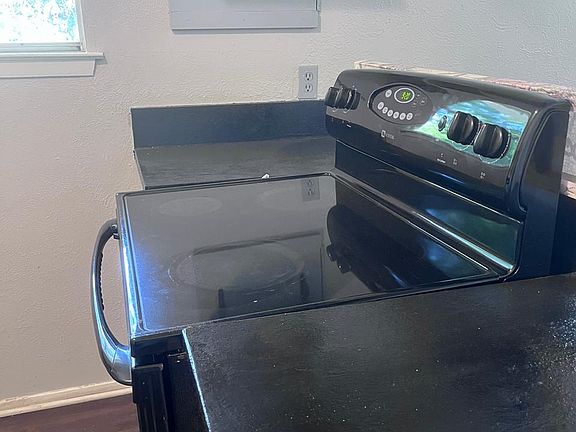 2nd image of 6633 Armando Ave