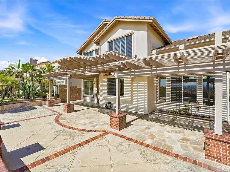 2536 Brennen Way — Photo 34