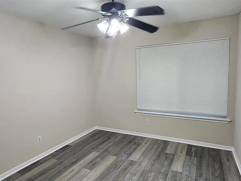 15215 Ensenada Dr — Photo 16