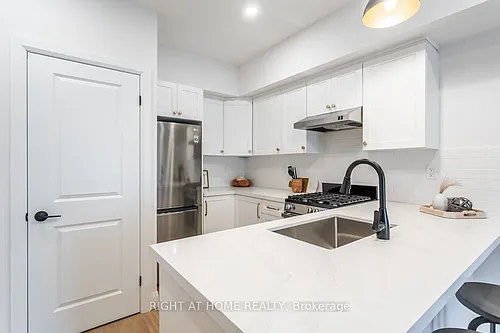 113 Catharine St N #1 Photo 1