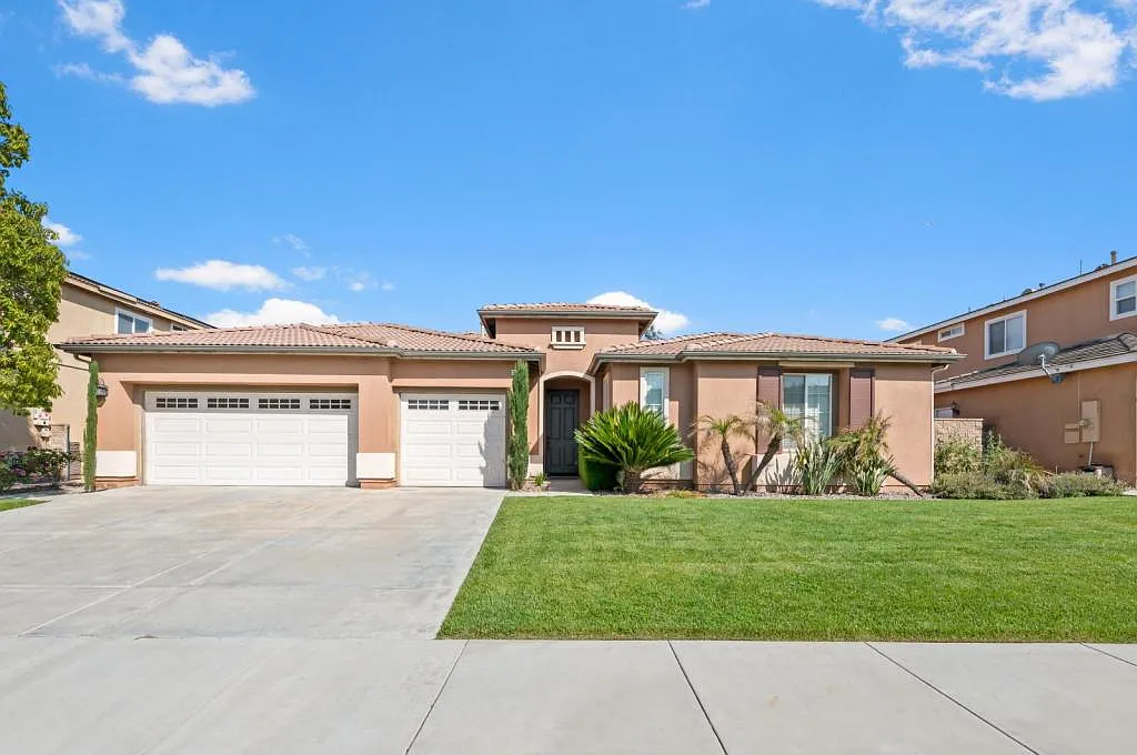 Building Photo - 37978 Palomera Ln