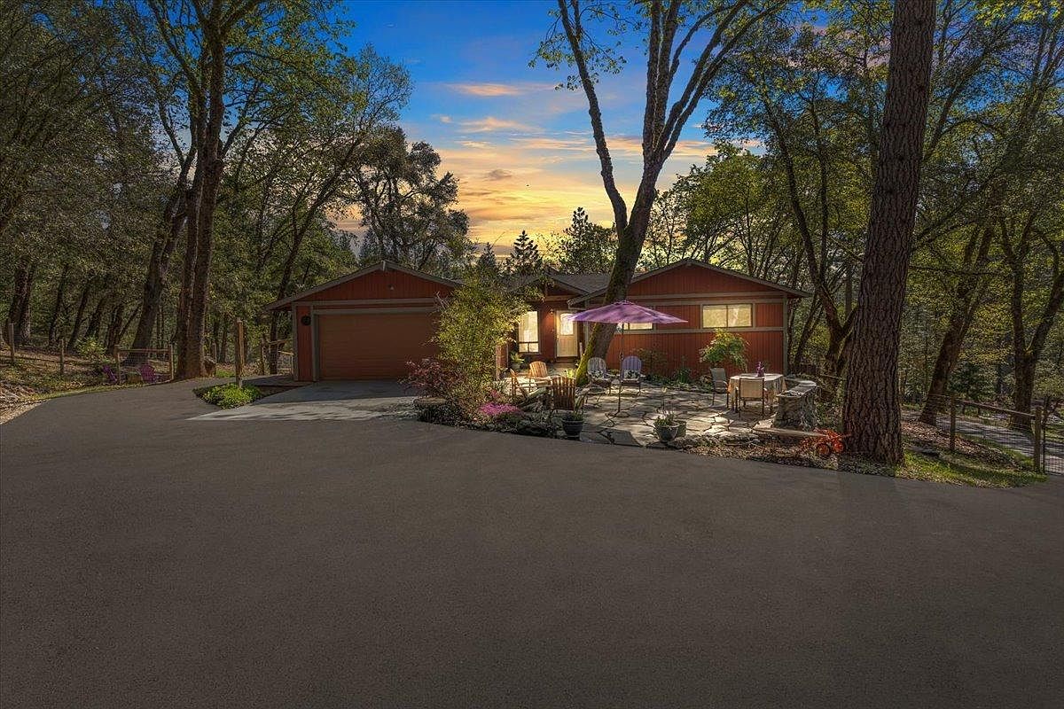 12351 Dogwood Ln, Grass Valley, CA 95945 Zillow