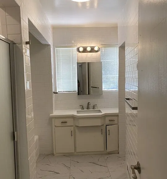 1845 1/2 S Beverly Glen Blvd — Photo 10
