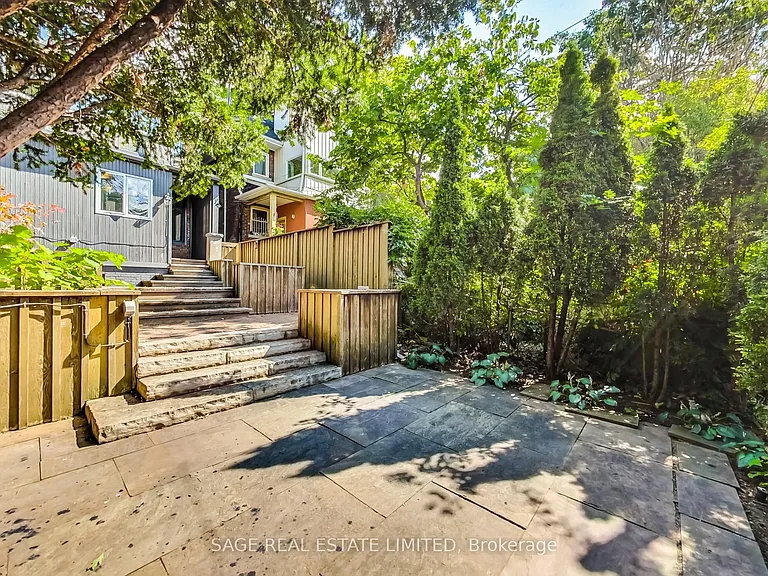 46 Alberta Ave — Photo 49