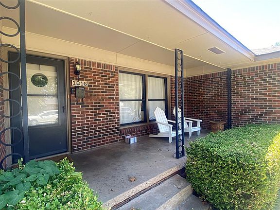 3rd image of 1816 Churchill Way