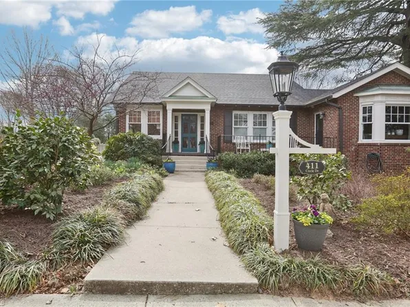 411 Circle Dr, Burlington, NC 27215