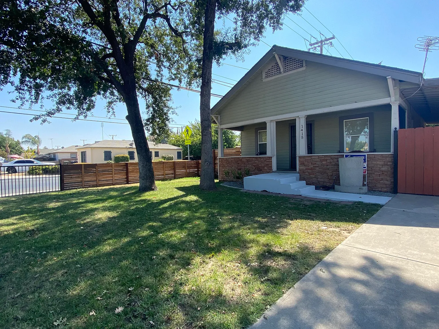 1415 N Highland St photo 1