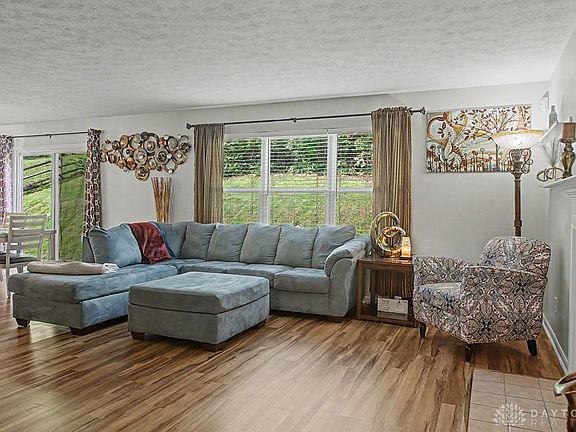 3rd image of 205 Sackett Dr