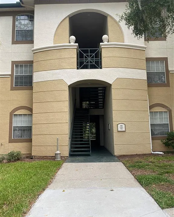 17110 Carrington Park Dr #912