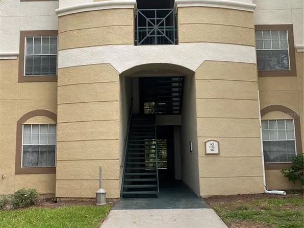 17110 Carrington Park Dr, Tampa, FL